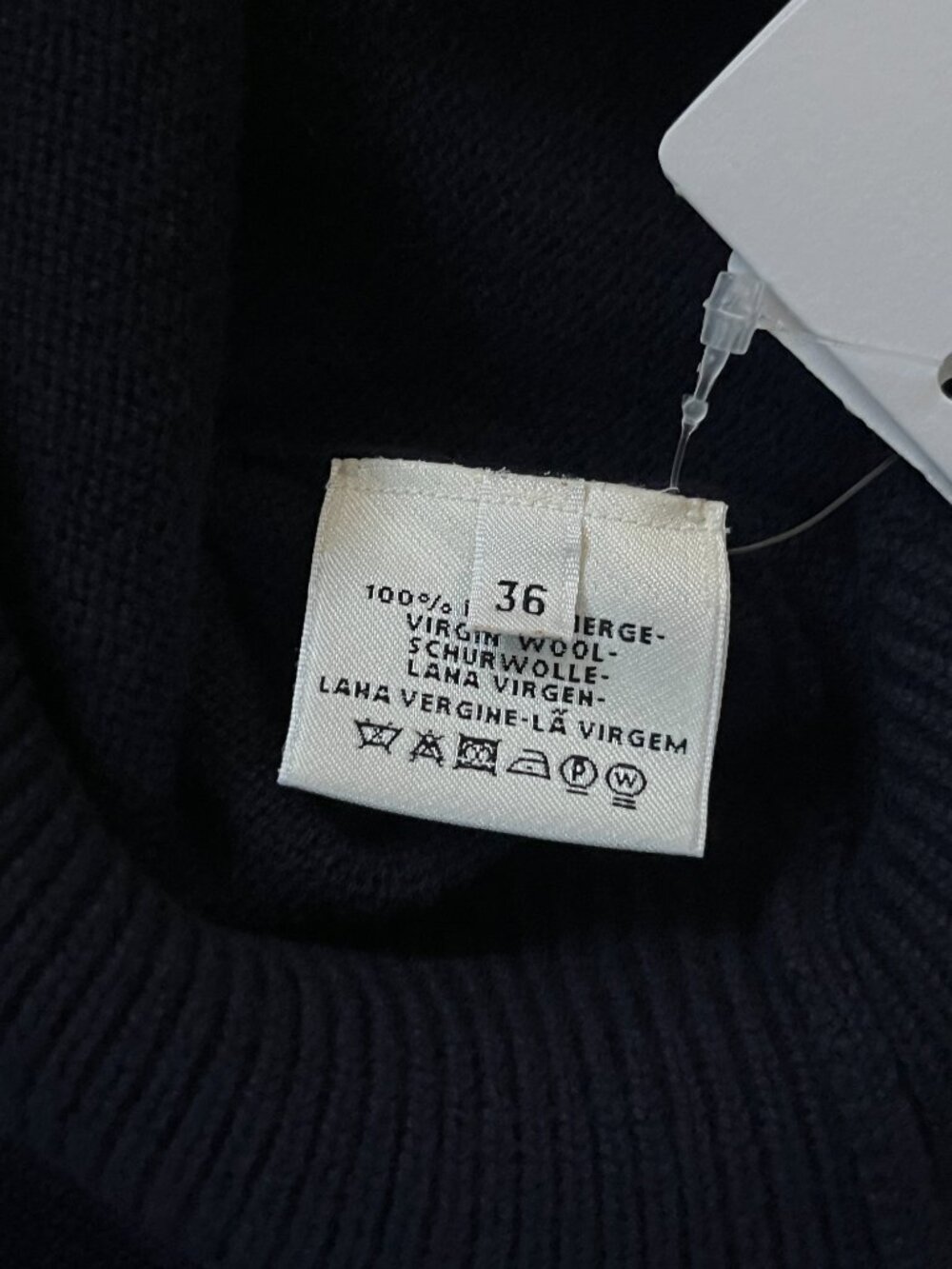 NWT Hermès Maille Voyage Merino Wool H Logo V-Neck Sweater in Bleu Noir Size 36 - Picture 11 of 11